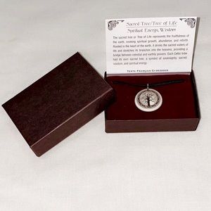 NWT Celtic Art Tree of Life Pendant
